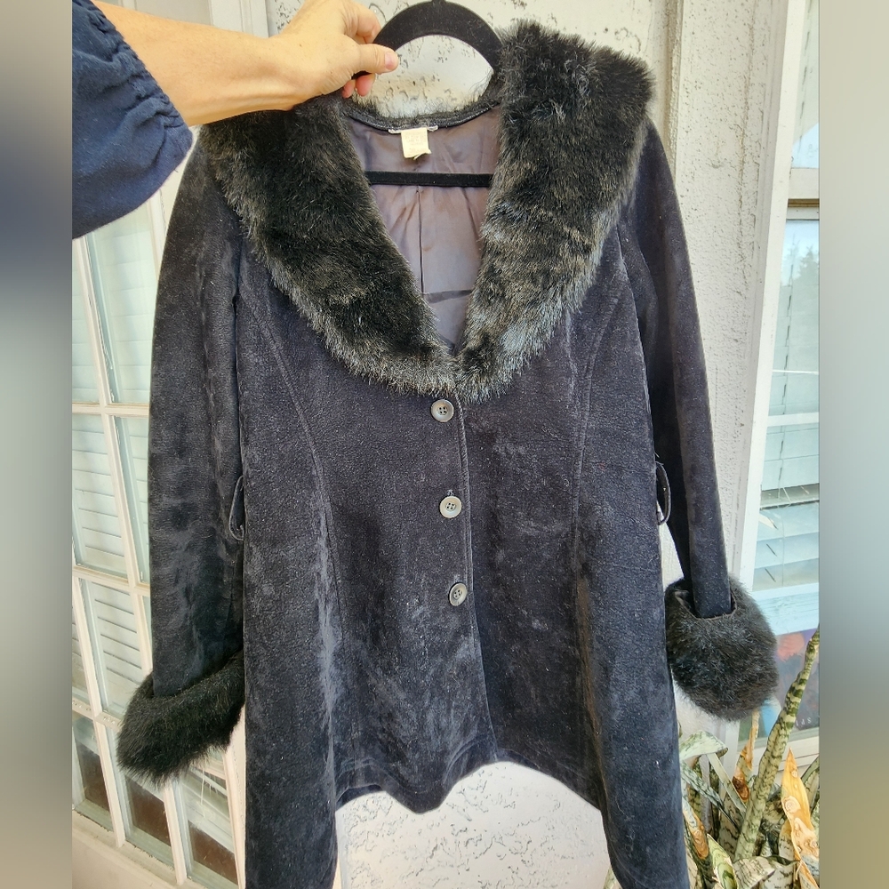 Vintage Black Faux Fur Trimmed Women's Coat S